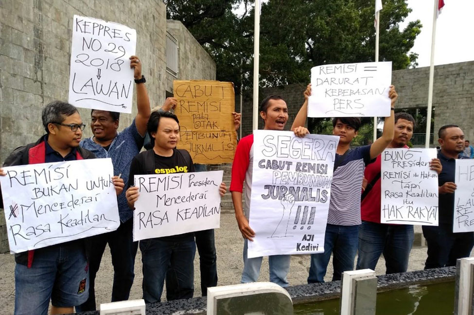 Aksi Demo Wartawan Jurnalis AJI Kediri 1 Remisi Pembunuh Wartawan