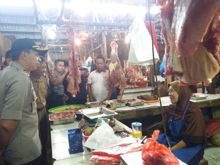 Pasar Haurgeulis Terbaru Antisipasi Kerawanan Pangan, Polres Indramayu dan Majalengka Sidak ke