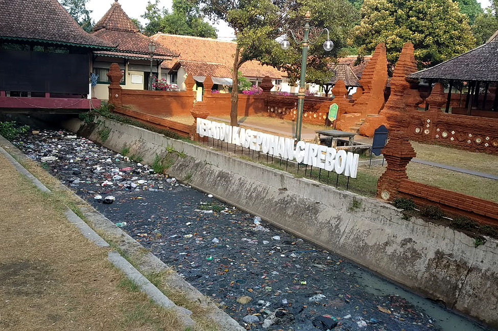 20190708-Sampah Keraton Kasepuhan Cirebon Juan Frans (2)
