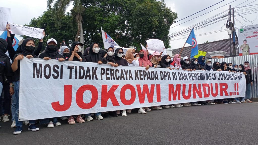 IMG-20211124-Jokowi Mundur