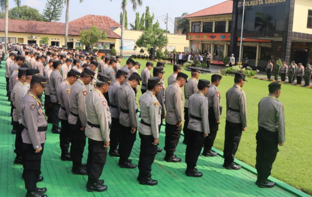 Ratusan personel Polresta Cirebon ditugaskan jadi Polisi RW. Foto : Ist
