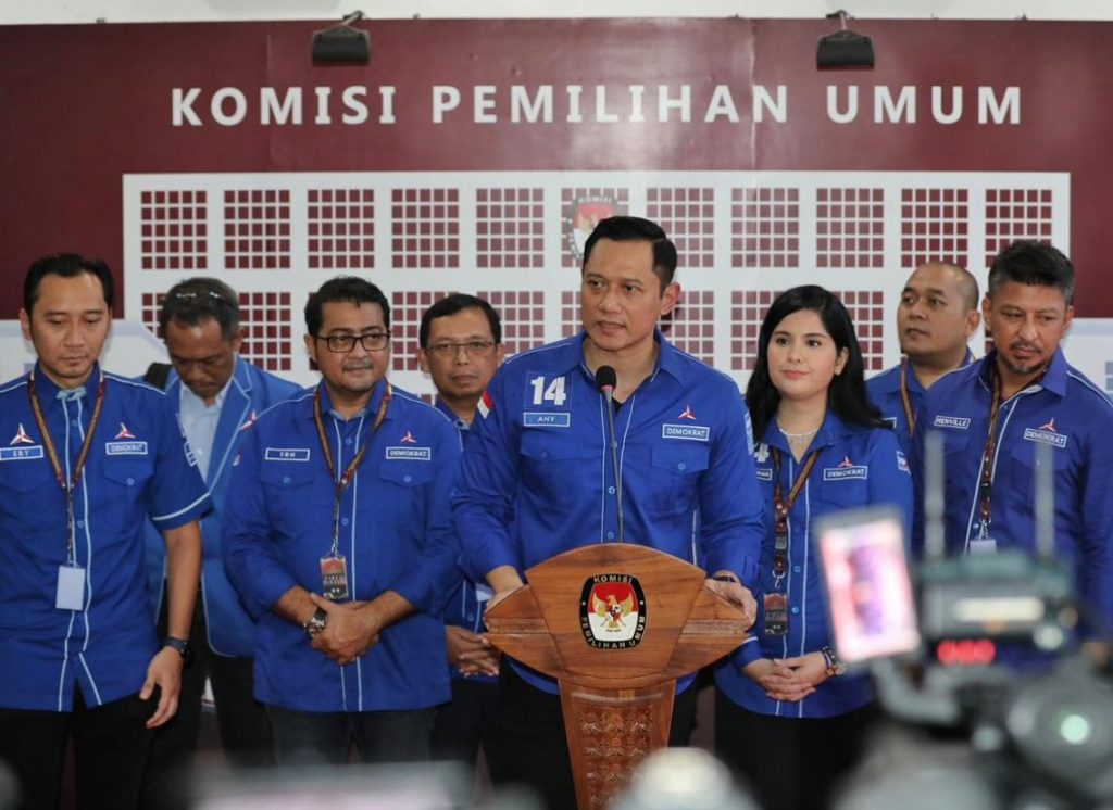 Caption : Ketua Umum Partai Demokrat, Agus Harimurti Yudhoyono (AHY) di Kantor KPU RI. Foto : Ist